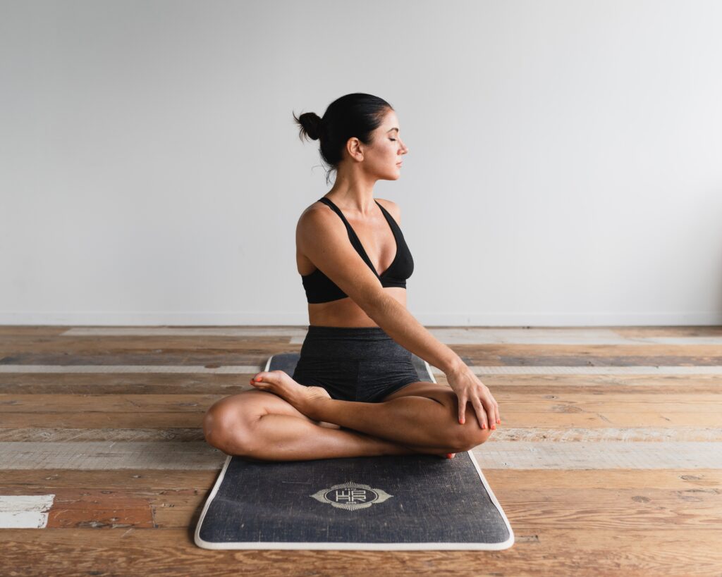 women doing meditation